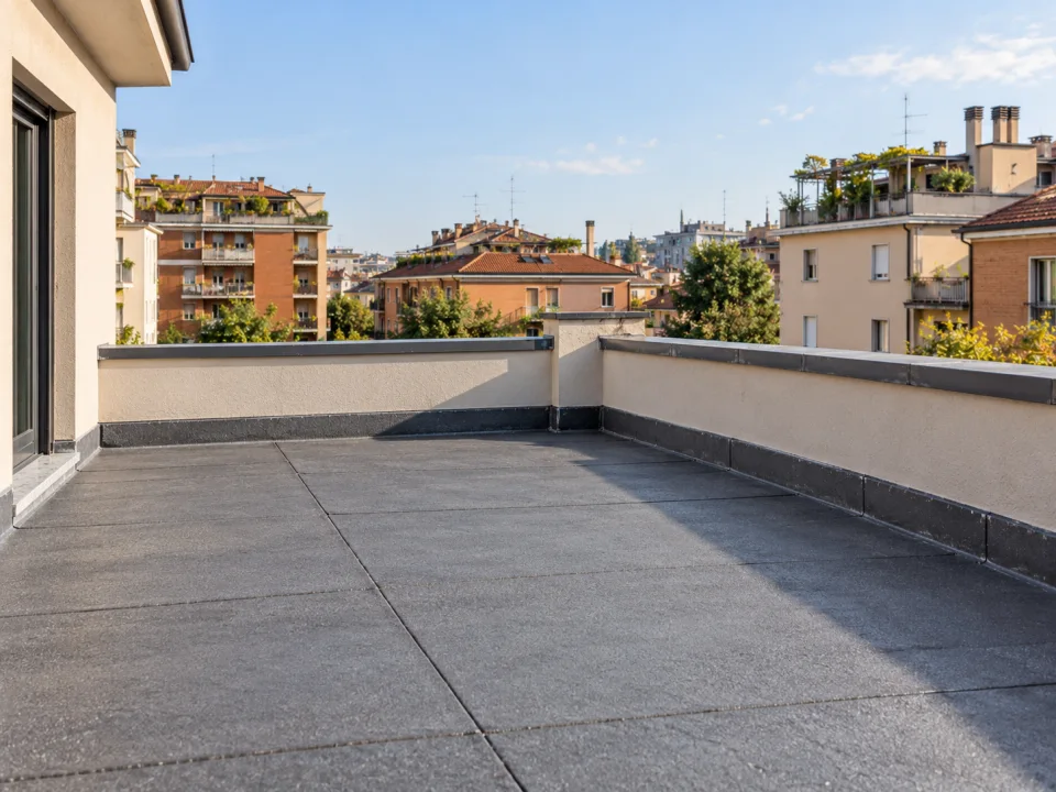 Terrazzo in contesto urbano nell’area di Roma
